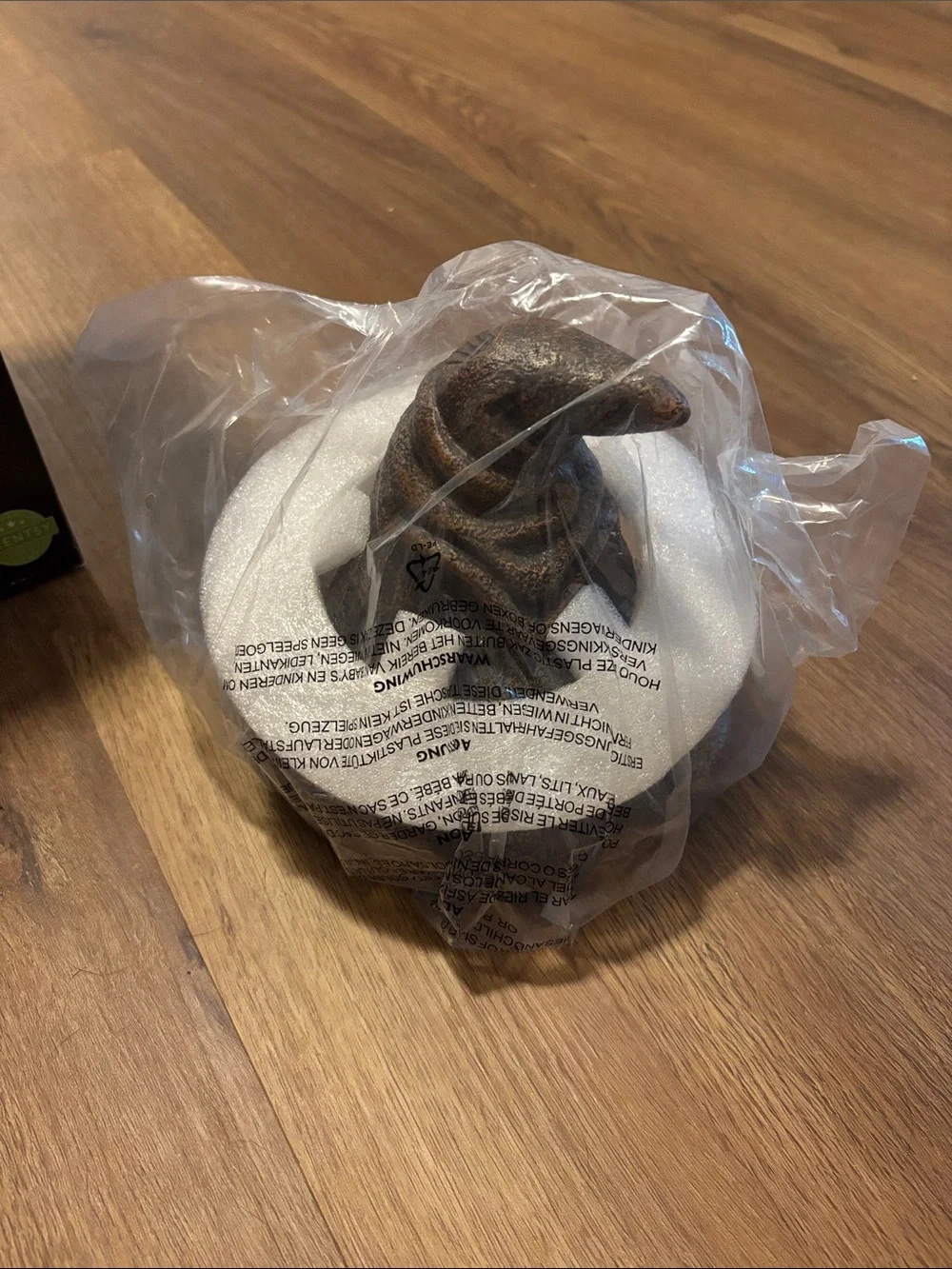 Harry Potter Sorting Hat Scentsy Warmer - Black/Brown - Picture 2 of 4